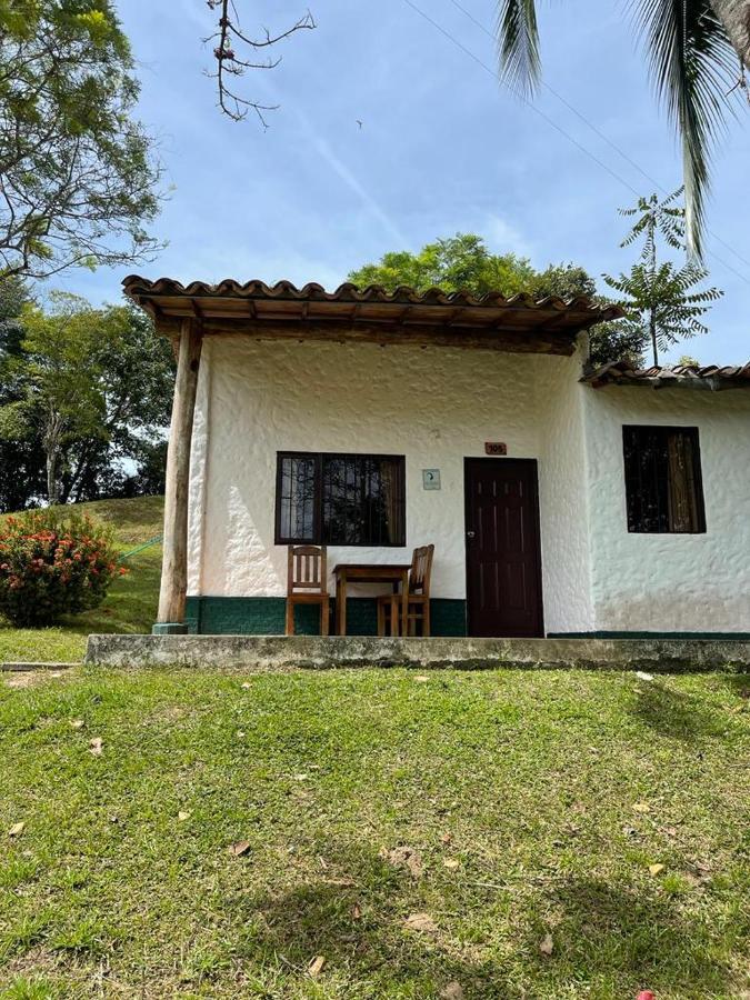 Hotel Candilejas Puerto Berrio Zewnętrze zdjęcie